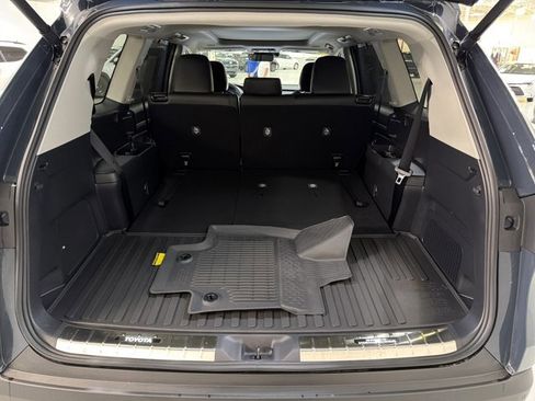 Used 2026 Toyota Grand Highlander Limited image 12