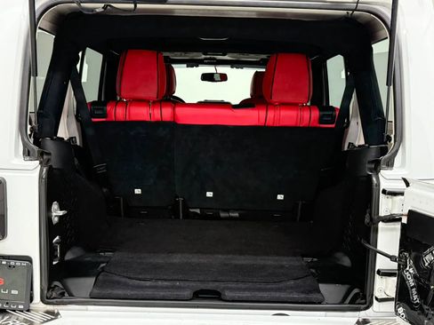 Used 2018 Jeep Wrangler Unlimited Sport S image 37