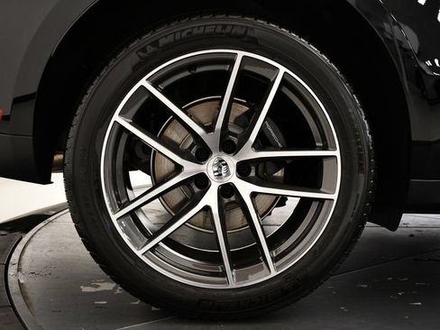 Certified 2026 Porsche Macan Turbo AWD/4WD image 18