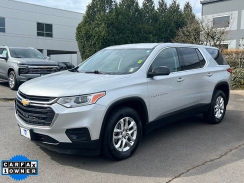 Used 2021 Chevrolet Traverse LS image 3