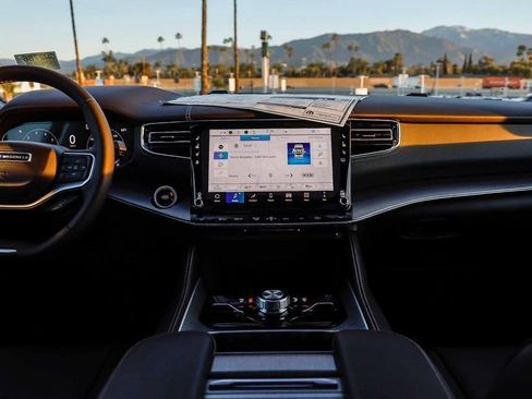 New 2026 Jeep Grand Wagoneer Limited image 15