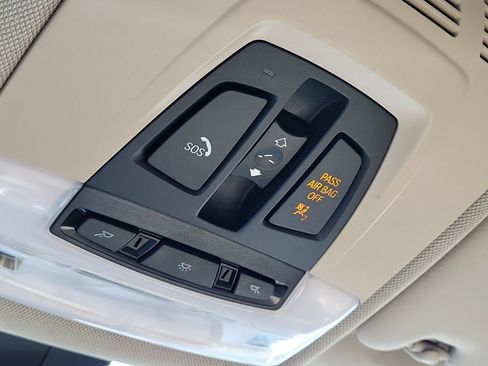 Used 2017 BMW 320i Sedan image 26