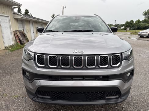 Used 2023 Jeep Compass Latitude AWD/4WD image 9