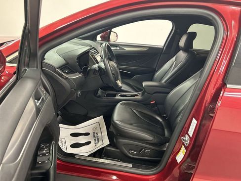 Used 2019 Lincoln MKC Premiere image 9