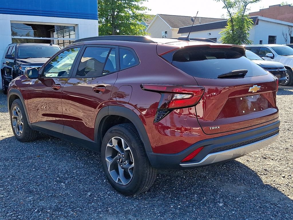 Certified 2024 Chevrolet Trax LT FWD image 6