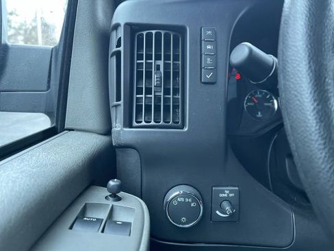 Used 2024 Chevrolet Express 2500 w/ Driver Convenience Package image 17