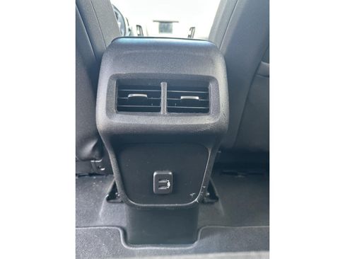 Used 2019 Chevrolet Equinox LT w/ Driver Convenience Package FWD image 32