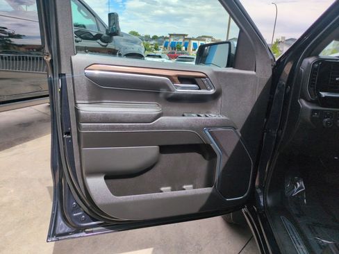 Used 2024 Chevrolet Silverado 1500 LT AWD/4WD image 10