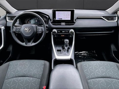Used 2024 Toyota RAV4 XLE image 12