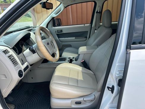 Used 2010 Ford Escape XLT AWD/4WD image 17