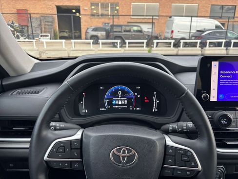 Used 2025 Toyota Grand Highlander FWD image 36