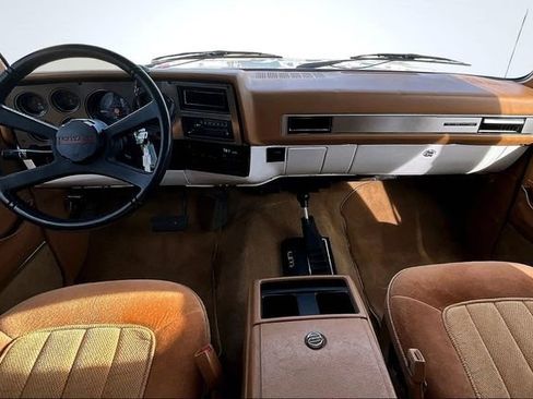 Used 1990 Chevrolet Blazer 4WD image 7