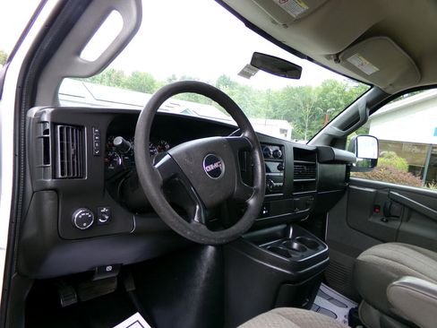 Used 2016 GMC Savana 2500 Extended image 16