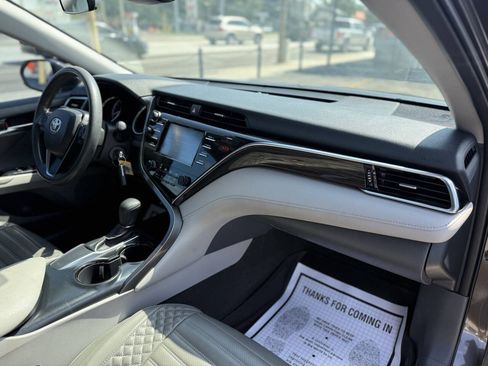 Used 2018 Toyota Camry LE FWD image 25