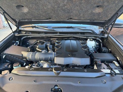 Used 2023 Toyota 4Runner Limited image 11