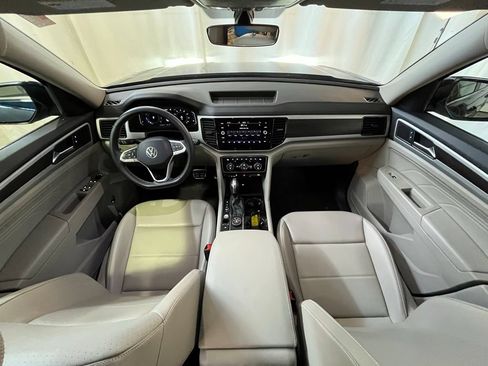Used 2023 Volkswagen Atlas SE w/ Panoramic Sunroof Package AWD/4WD image 14