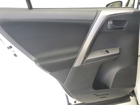 Used 2017 Toyota RAV4 LE FWD image 15