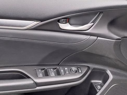 Used 2018 Honda Civic EX-L image 10