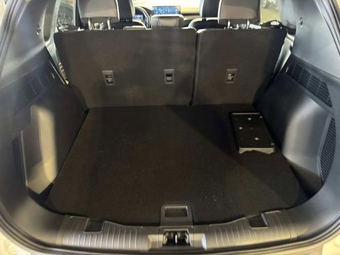 Used 2025 Ford Escape SE image 8