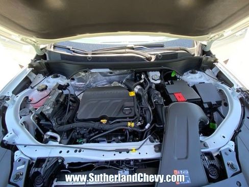 New 2026 Chevrolet Trax LT w/ Sunroof Package FWD image 40