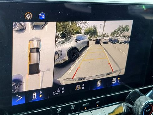 Used 2023 Chevrolet Colorado Trail Boss w/ Technology Package image 29