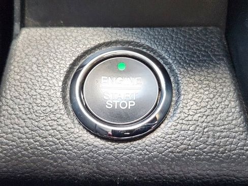 Used 2020 Ford Expedition XLT image 19