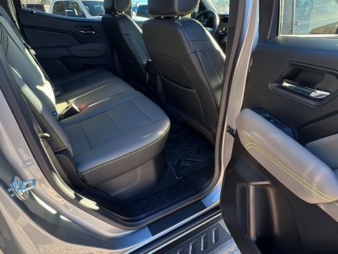 Used 2025 Chevrolet Colorado ZR2 w/ Technology Package image 23