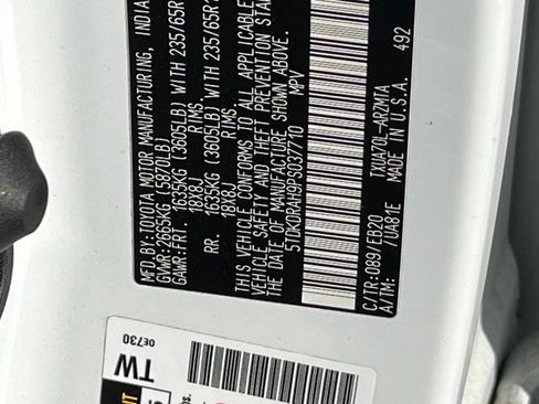 Used 2023 Toyota Highlander XLE FWD image 34