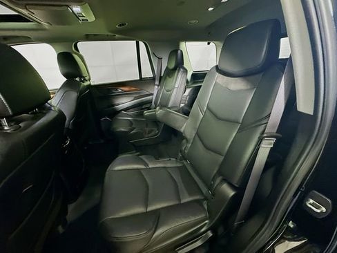 Used 2016 Cadillac Escalade Luxury image 26