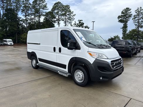 Used 2025 RAM ProMaster 2500 w/ U-Haul Equipment Group FWD image 2