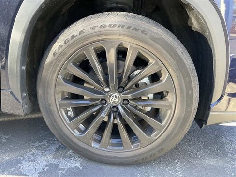 Used 2023 Toyota Highlander XSE image 7