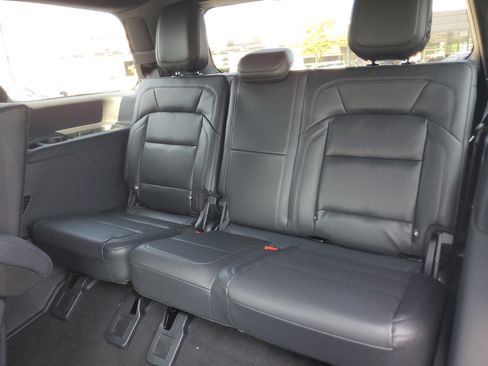 New 2027 Lincoln Navigator Reserve w/ Jet Appearance Package AWD/4WD image 31