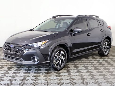 Used 2025 Subaru Crosstrek 2.5i Premium AWD/4WD image 6