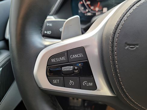 Used 2022 BMW X7 M50i w/ Luxury Seating Package image 22