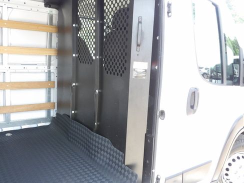 Used 2025 RAM ProMaster 2500 w/ U-Haul Equipment Group FWD image 21