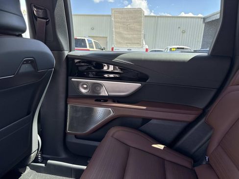 New 2026 Lincoln Nautilus Reserve image 15