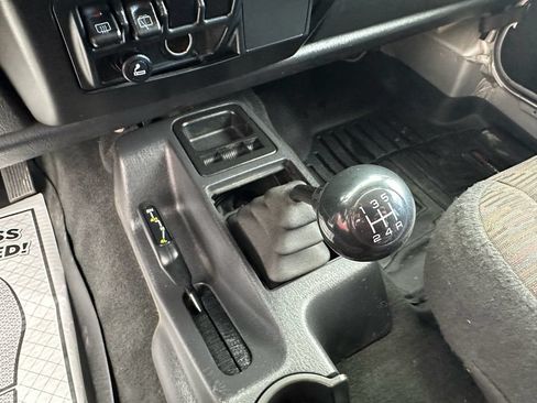 Used 2003 Jeep Wrangler X AWD/4WD image 13