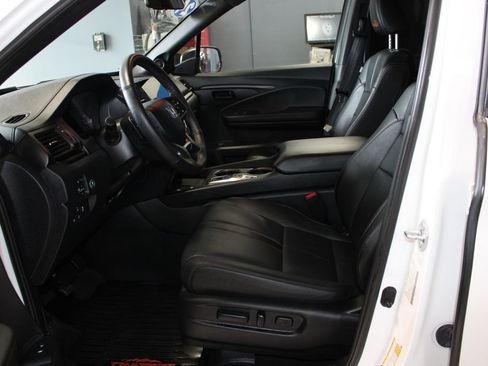 Used 2024 Honda Passport TrailSport image 9