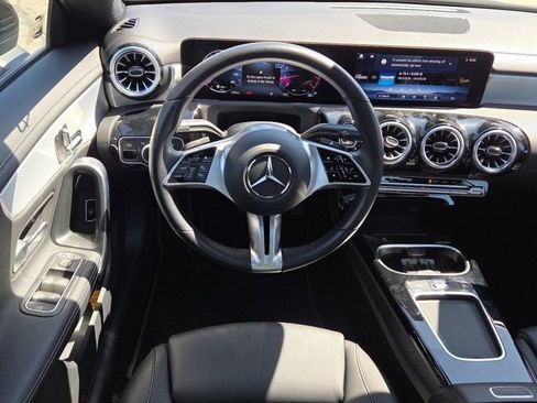 Used 2025 Mercedes-Benz CLA 250 4MATIC image 30