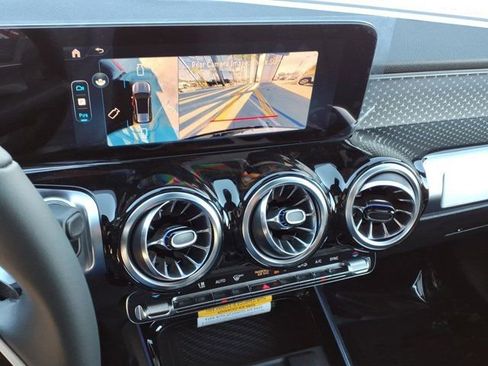 New 2026 Mercedes-Benz GLB 250 image 6