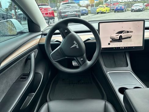 Used 2023 Tesla Model 3 Standard Range image 18