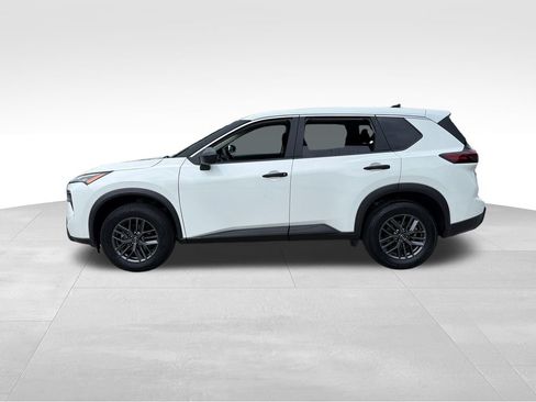 Certified 2024 Nissan Rogue S FWD image 4