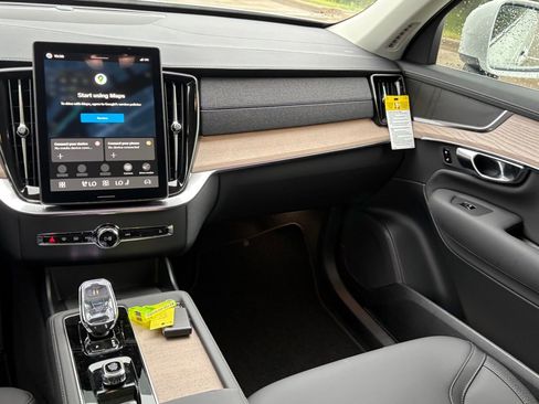 New 2026 Volvo XC90 B6 Plus w/ Protection Package Premier image 12