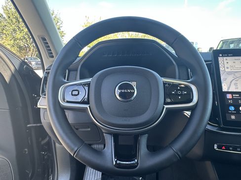 Certified 2025 Volvo XC90 B6 Plus image 18