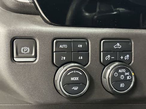 Used 2024 Chevrolet Silverado 1500 LT Trail Boss w/ Protection Package image 19