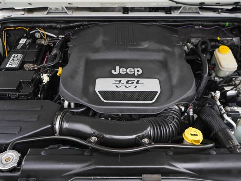 Used 2013 Jeep Wrangler Unlimited Sport AWD/4WD image 28