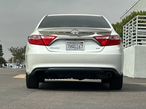 Used 2015 Toyota Camry SE FWD image 4