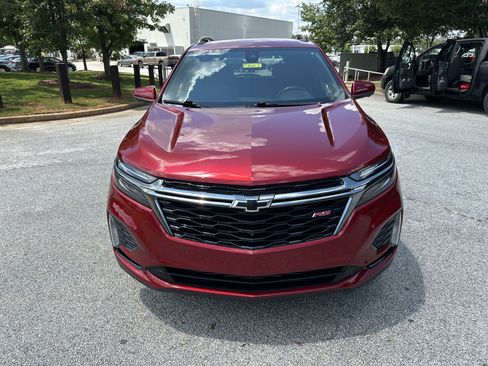 Used 2022 Chevrolet Equinox RS w/ Infotainment Package image 2