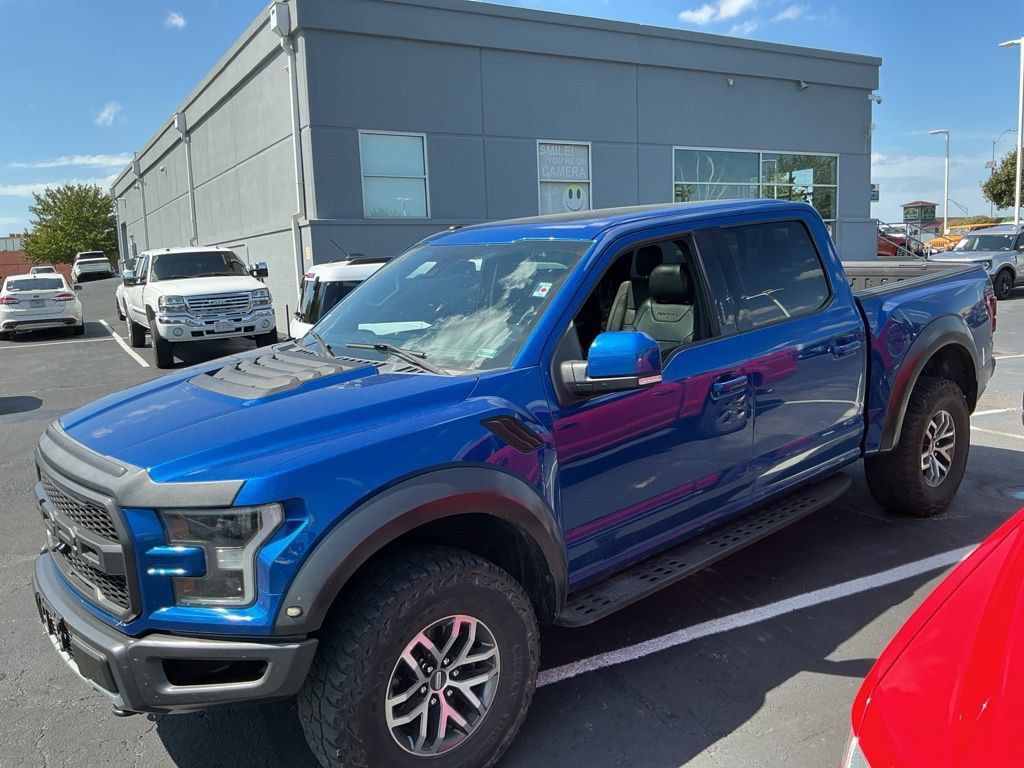 Used 2018 Ford F150 Raptor w/ Equipment Group 802A Luxury AWD/4WD image 3