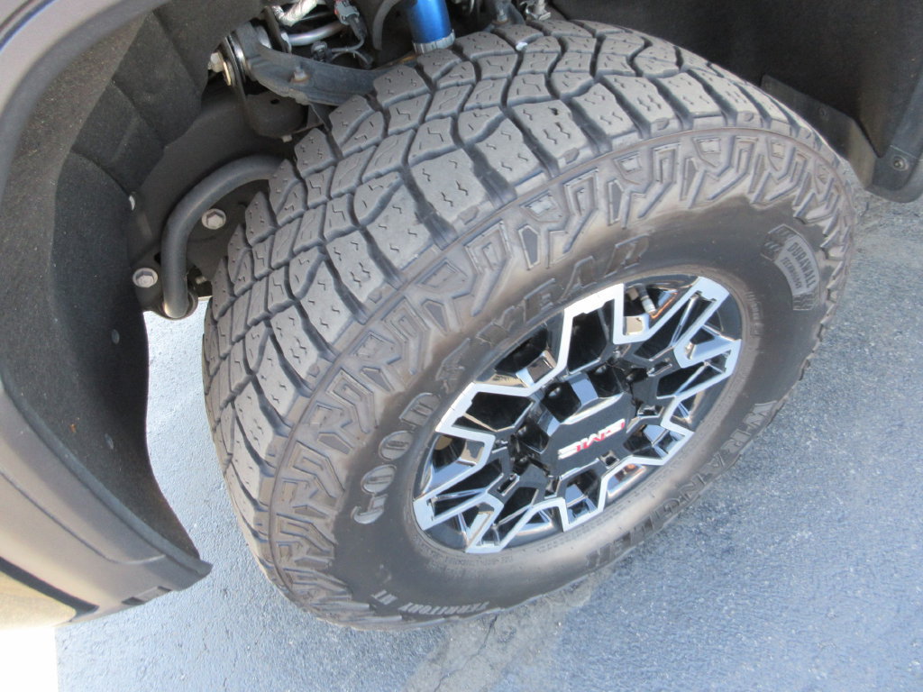Certified 2025 GMC Sierra 2500 AT4X AWD/4WD image 16